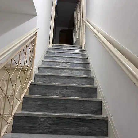 Residenza Cairoli 招待所 库佩洛